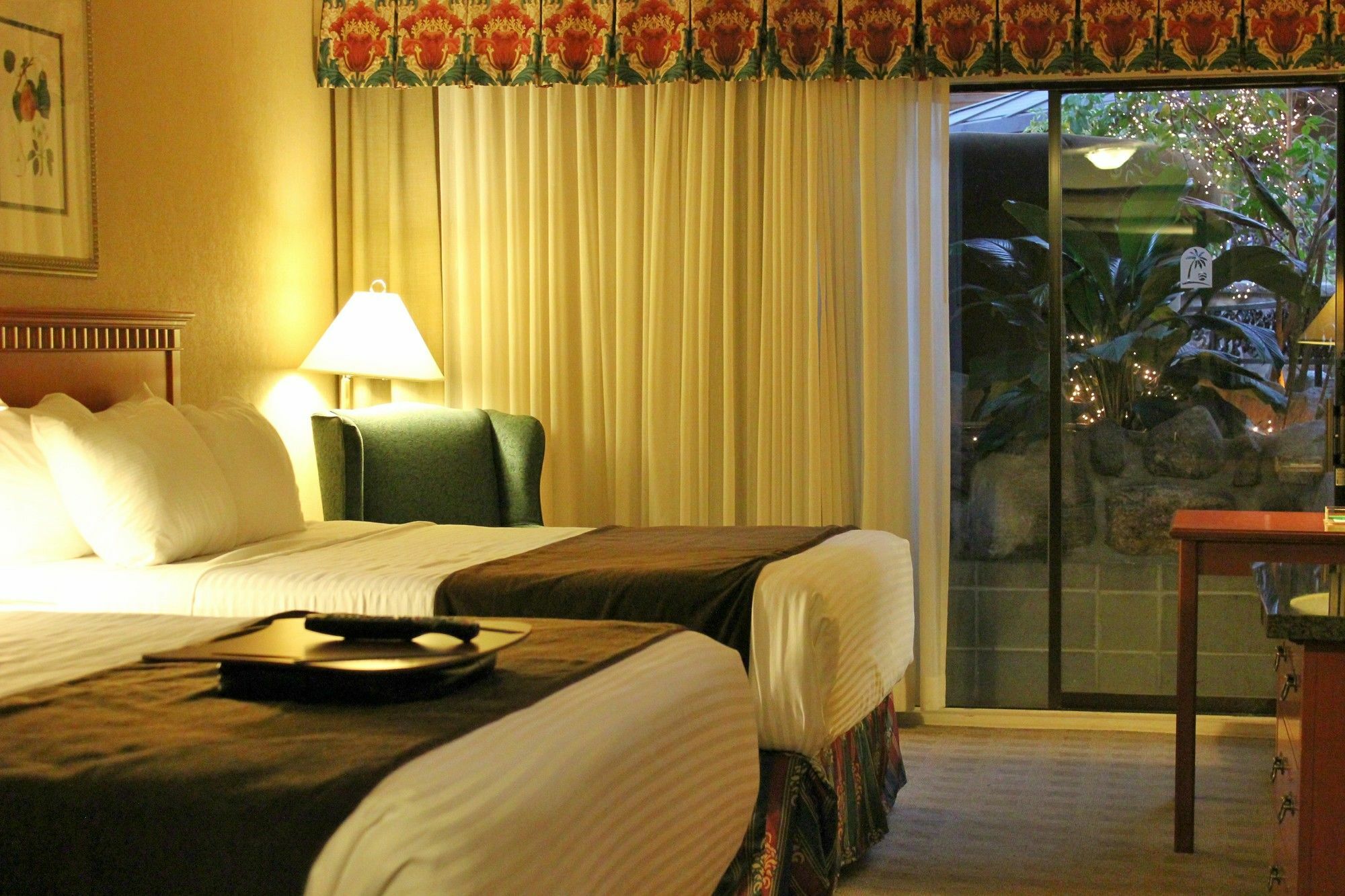 Prestige Vernon Lodge Екстер'єр фото