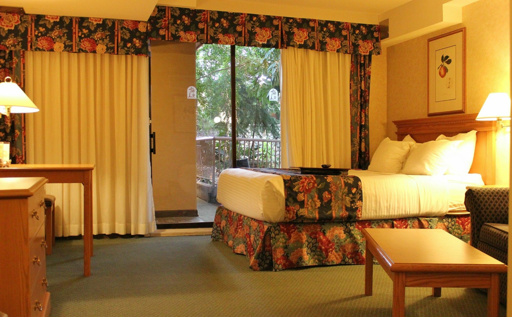 Prestige Vernon Lodge Екстер'єр фото