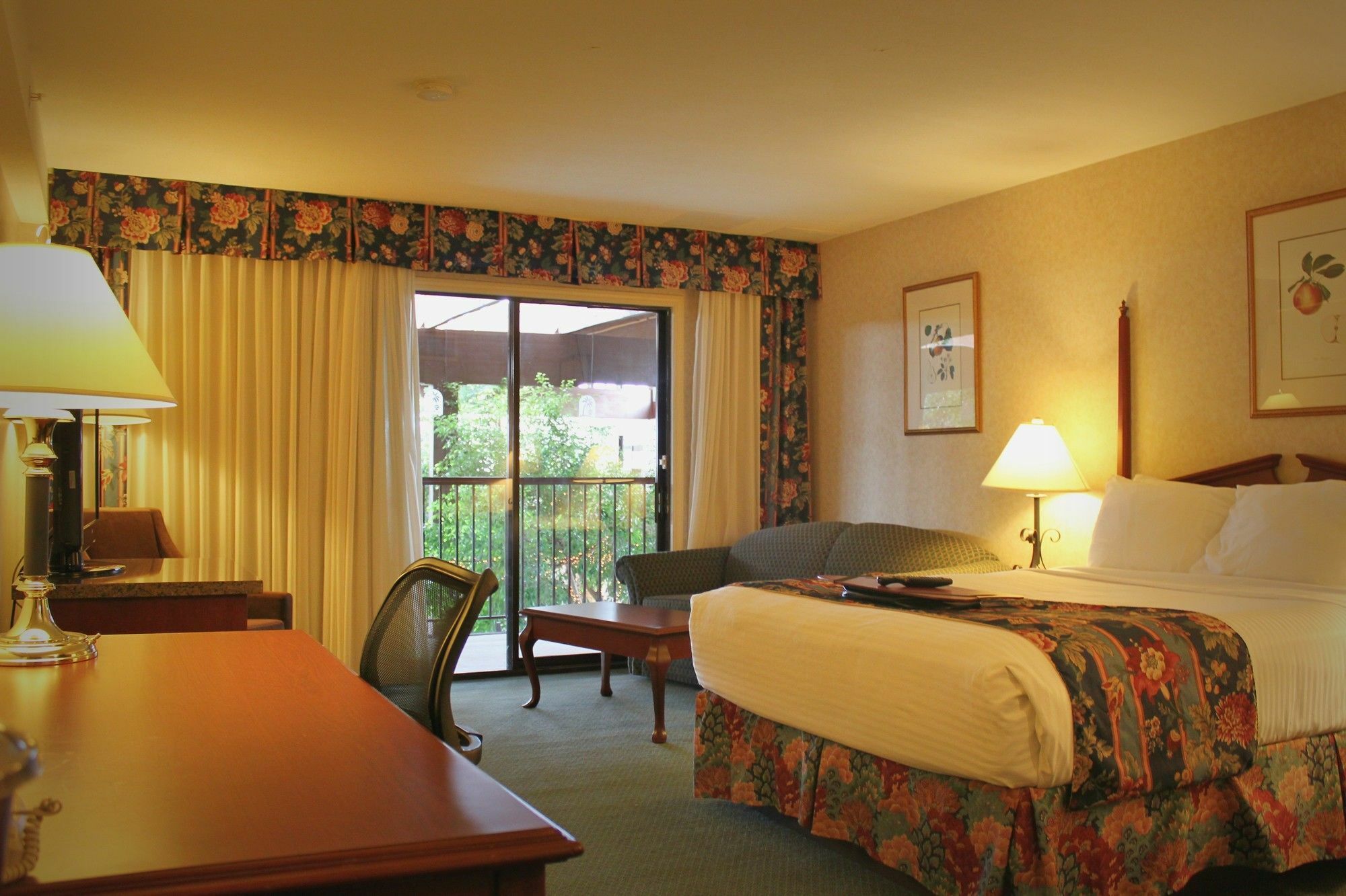Prestige Vernon Lodge Екстер'єр фото