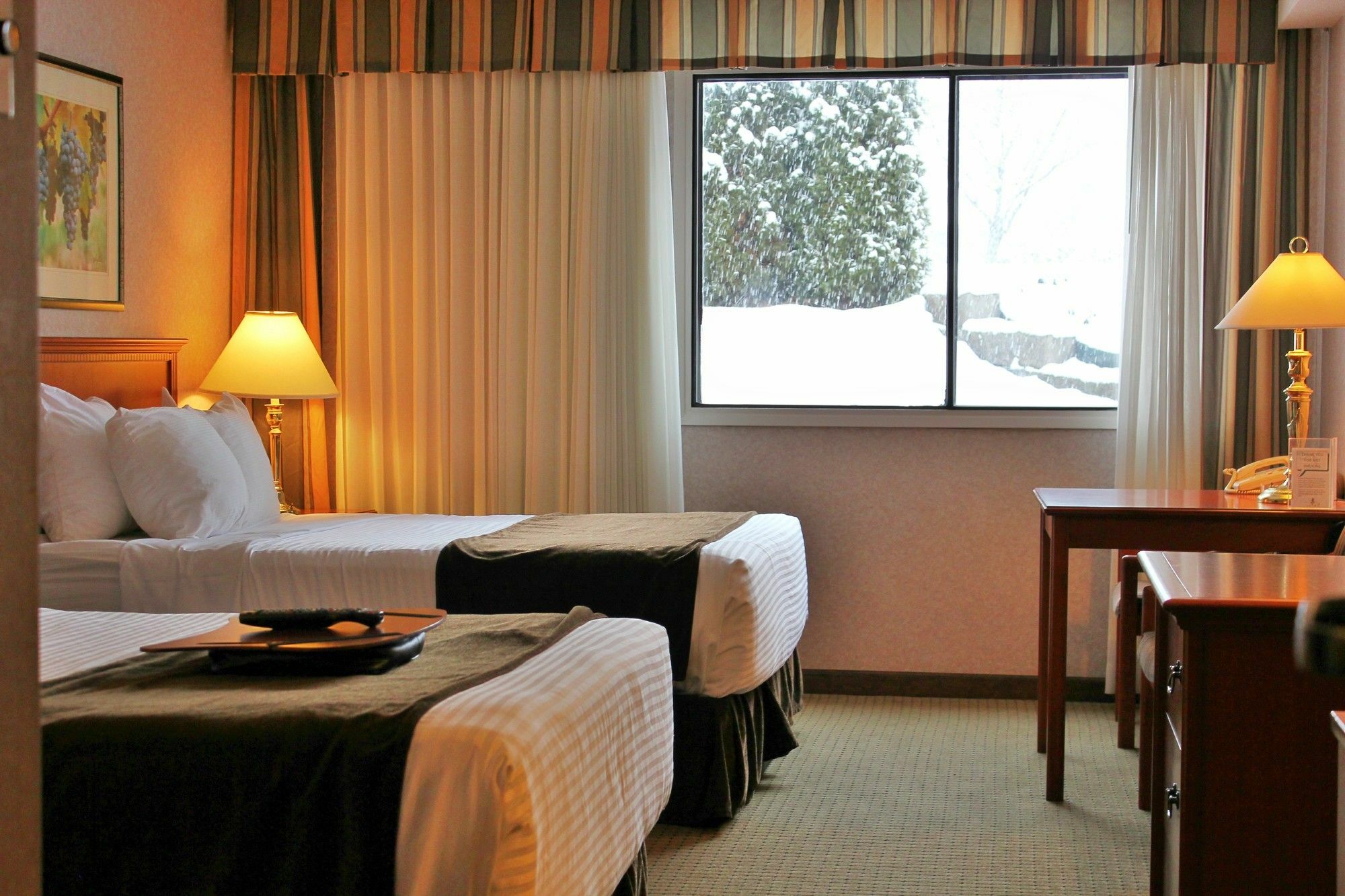 Prestige Vernon Lodge Екстер'єр фото